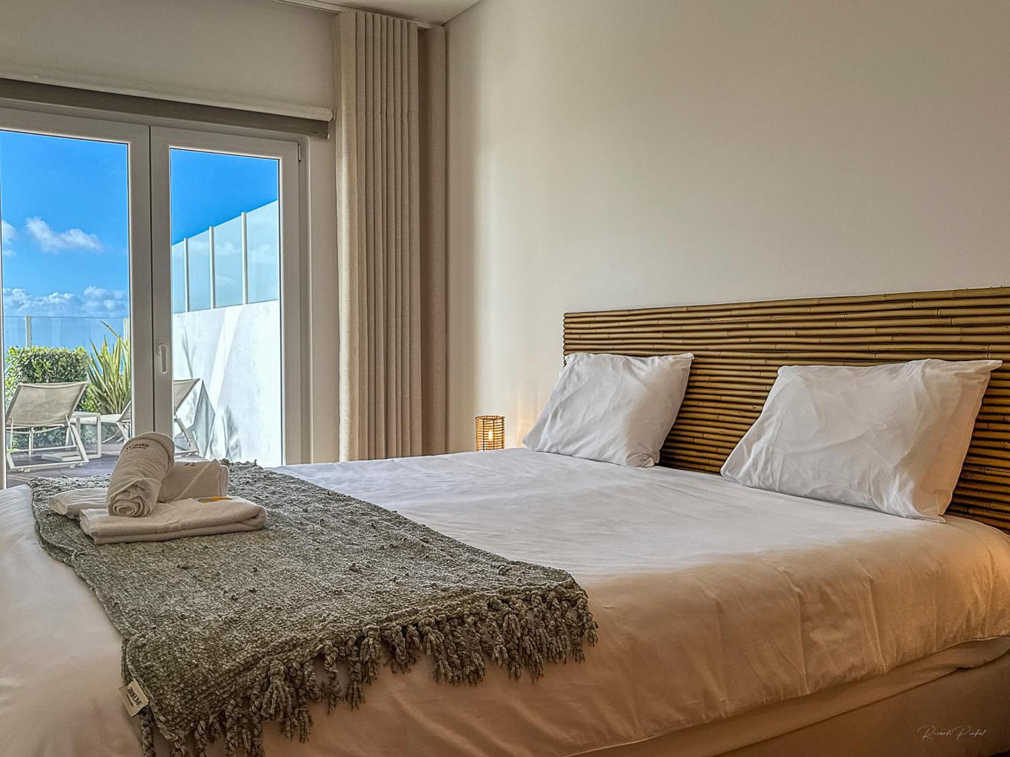 Vibing & Liming Ericeira Hotel Kültér fotó